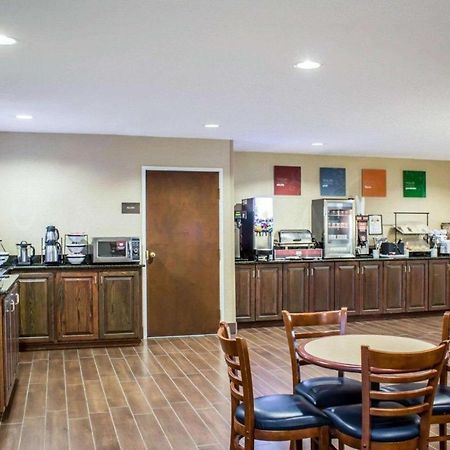 Comfort Inn Clinton Экстерьер фото